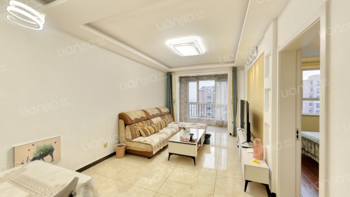 牛津花园，精装南向两居，中高楼层采光充足-客厅