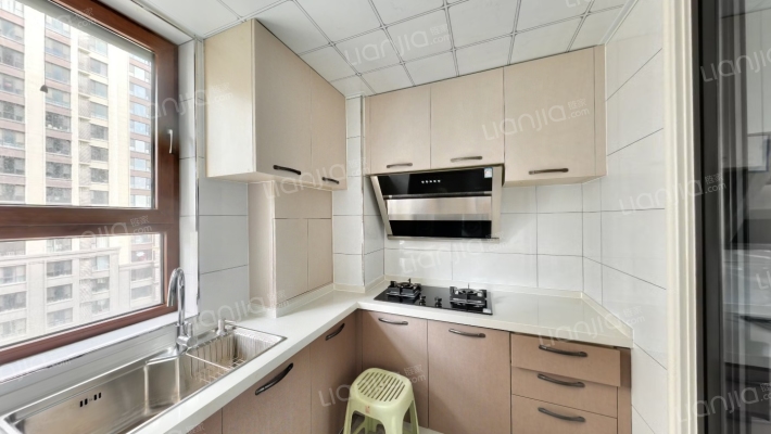 涿州东站高铁新干线精装南北通透三居室，花园式小区-厨房