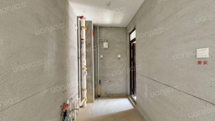 房子是正规的朝南两室明厨明卫的格局-厨房