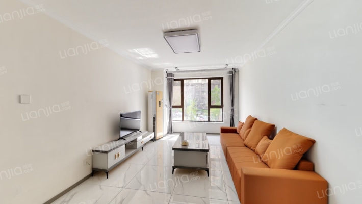 鸿坤精装南北三居室，正对高铁站通勤方便，可直接出租-客厅