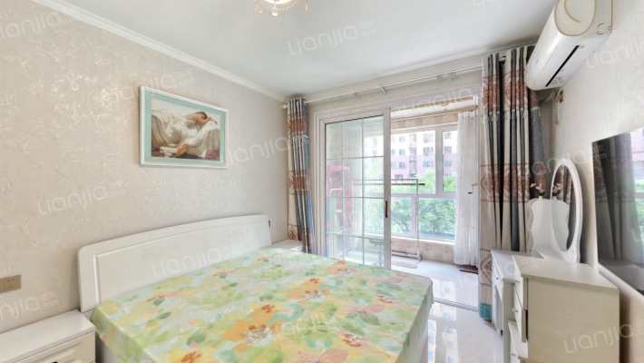 钻石广场 2室1厅 南 北-卧室A