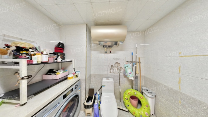 房子属于南北通透两居室中间好楼层-卫生间