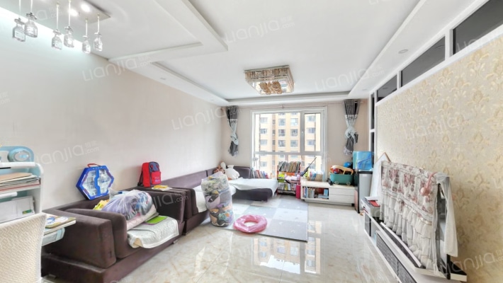 房子属于南北通透两居室中间好楼层-客厅