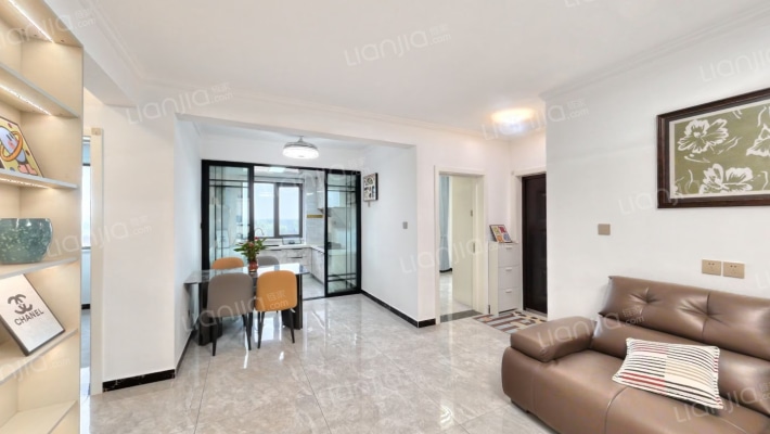 品质社区，南北通透的，明厨明卫！-客厅