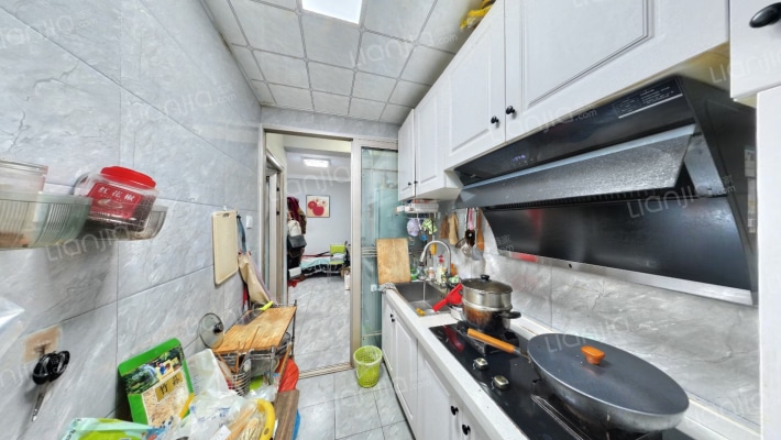 小两居，户型方正，无浪费面积，还是明厨明卫-厨房