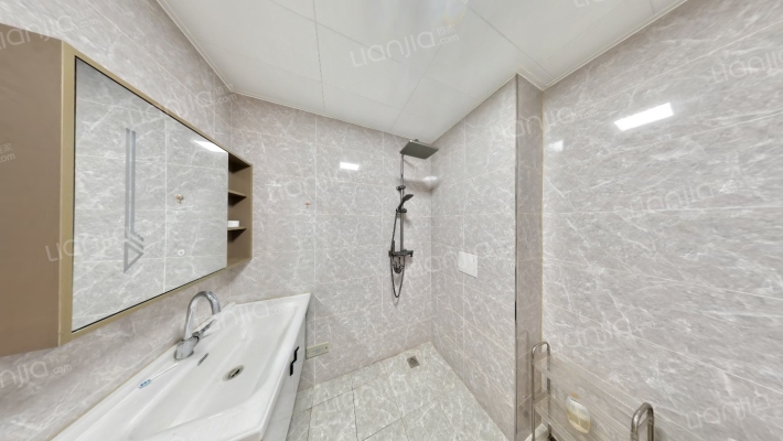 鹏渤印象城精装两居，业主空置着急出手-卫生间