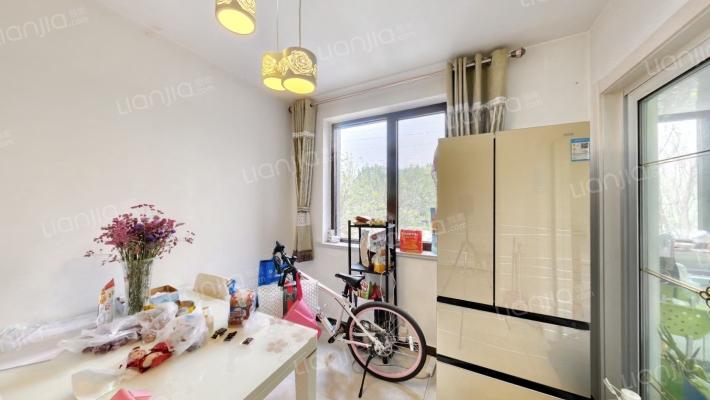鸿坤理想湾精装修自住大三居，装修很好，满五年-餐厅