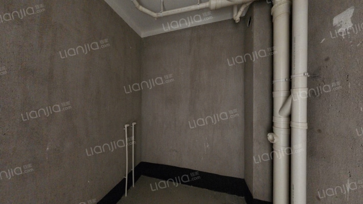 华融现代城 4室2厅 南 北-卫生间B