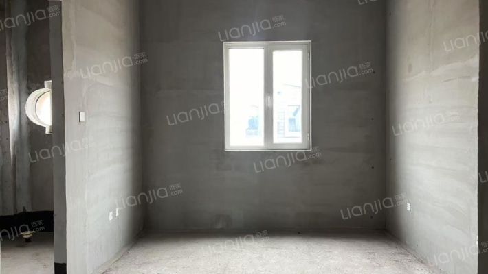 哈弗小镇联排别墅，低于开发商价格，房本满二诚意出售-卧室D