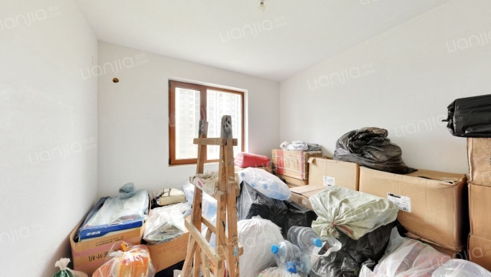 小区西侧 明卫 满二 南北通透F户型 中层-卧室A