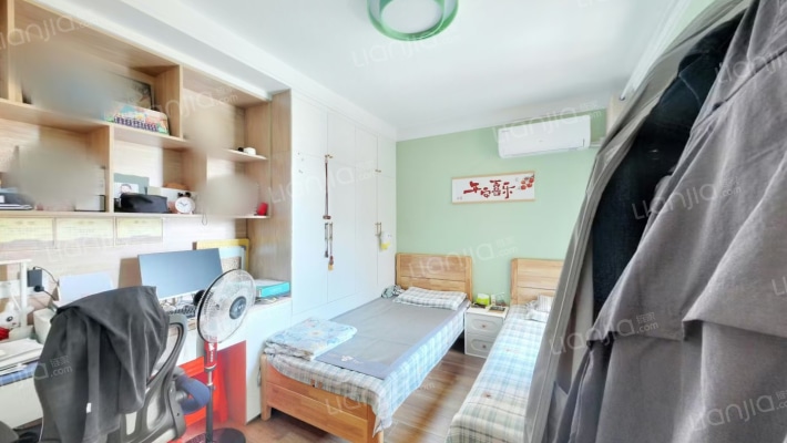 南向自住精装两居室 中间楼层采光充足 环境好出行方便-卧室B