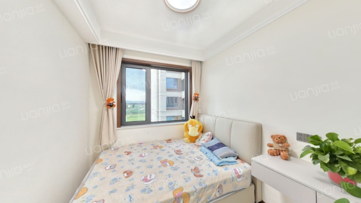 京港澳花田路出口，滨江郦城改善户型三居双卫-卧室C