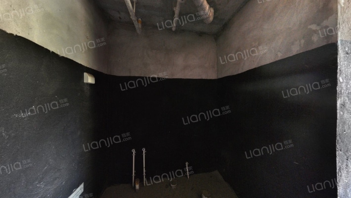 火车站 电梯洋房一梯两户 南北通透三居 急售-卫生间A