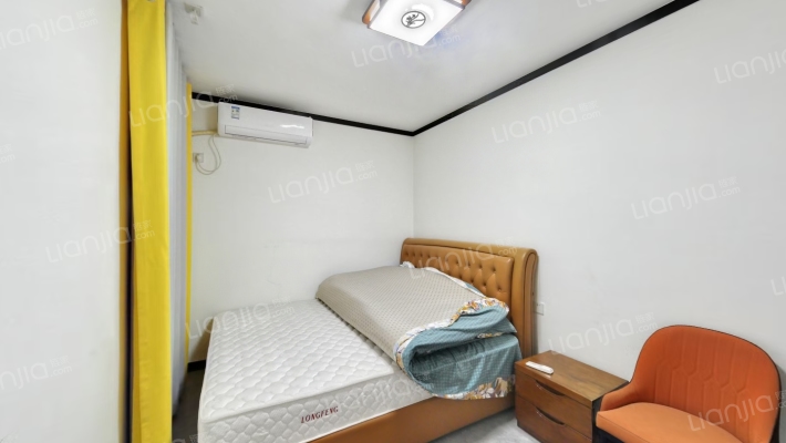 一层带花园 自住精装修 户型方正-卧室A