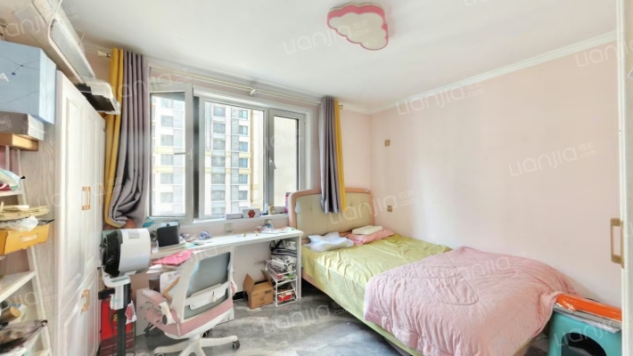 小区环境好  业主自住装修保持的很干净-卧室C