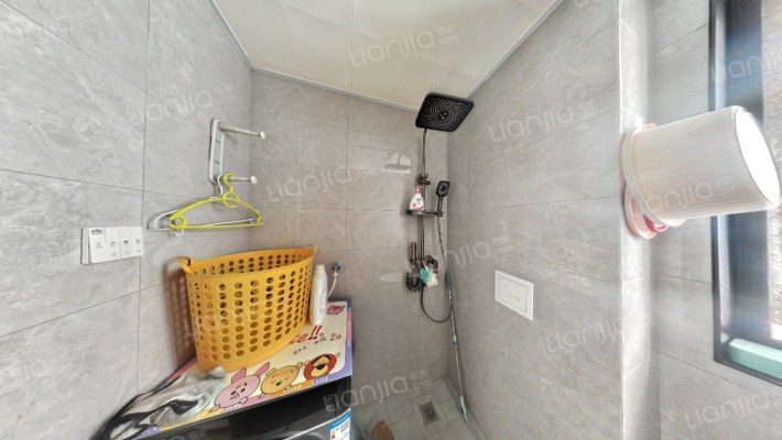 中国铁建樾府国际 3室2厅 南 北-卫生间B