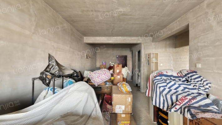 房本满二，中间好楼层 ，户型方正 毛坯随意装修-客厅