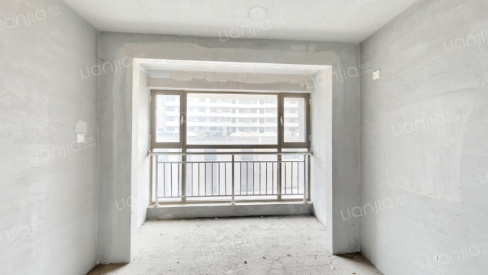 涿州开发区御景园南北三羊开泰格局三居室房本满五年-餐厅