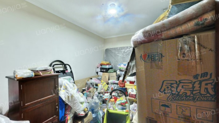 三居 一层带院子 前面楼不挡 带装修 出入方便 院子大-卧室A
