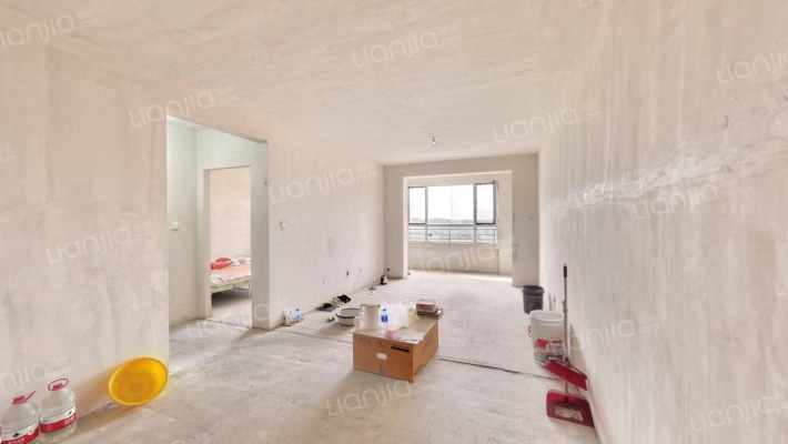 70年大产权，小区位置好，环境好-客厅