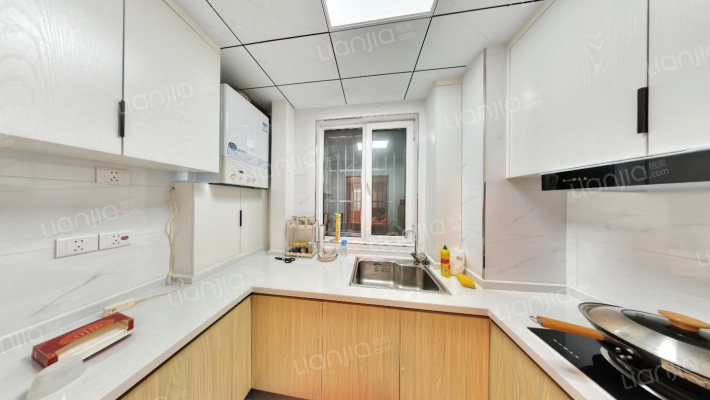 双塔区 天保丽景精装朝南三居 自住标准满五-厨房