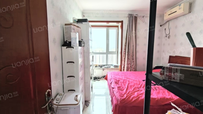 急售南北向精装小三居，满五，价格美丽-卧室A