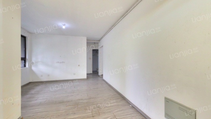 佘北家园明泰苑二手房实景图