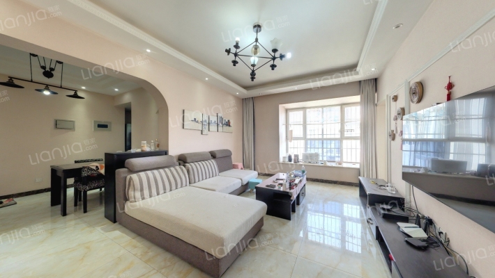 依云二手房实景图