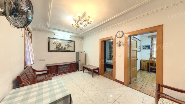 向东南路小区二手房实景图