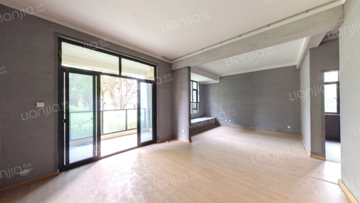 江畔名邸二手房实景图