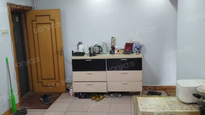 自行车厂宿舍二手房实景图