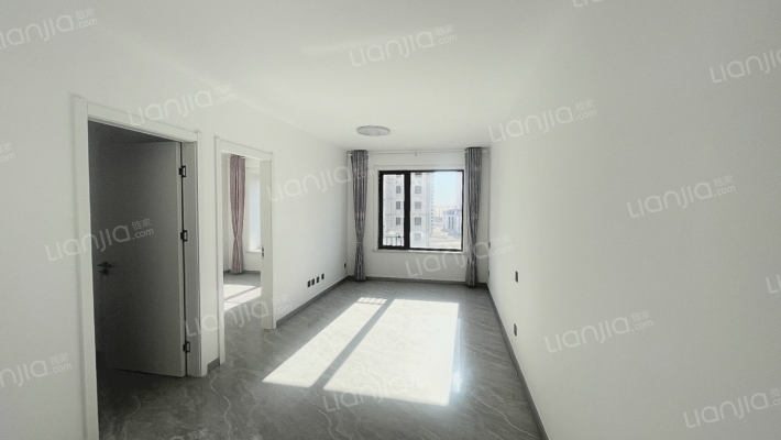 香江健康小镇荷风竹苑二手房实景图