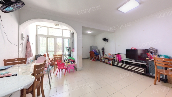 滨海新苑二手房实景图