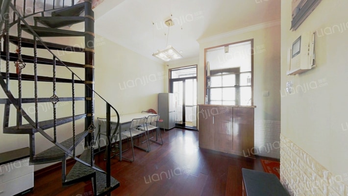 东方名嘉南区二手房实景图