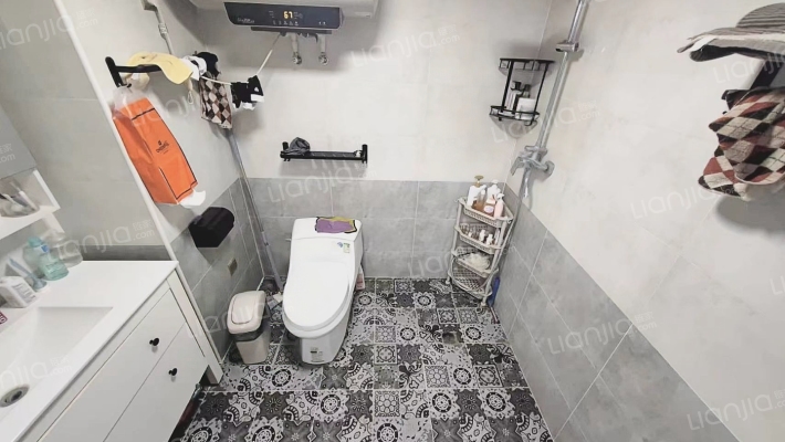 世纪城Fu地华园二期精装修2室拎包入住类型可贷款-卫生间
