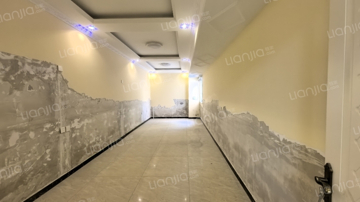 南北通透的联排别墅，品质社区，绿化好，没有遮挡.-卧室F