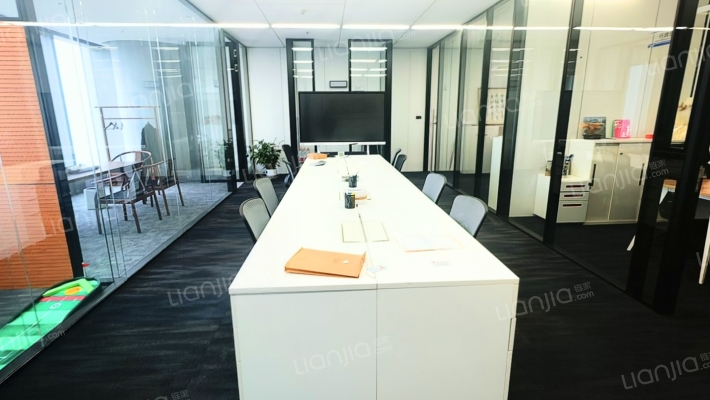 绿地中心二手房实景图