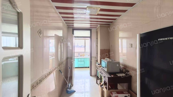 华阳路 别墅社区  停车方便 低楼层-餐厅