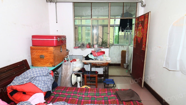 黄楝树 丝织厂家属院 105平有证 暖气已开 急售-卧室C