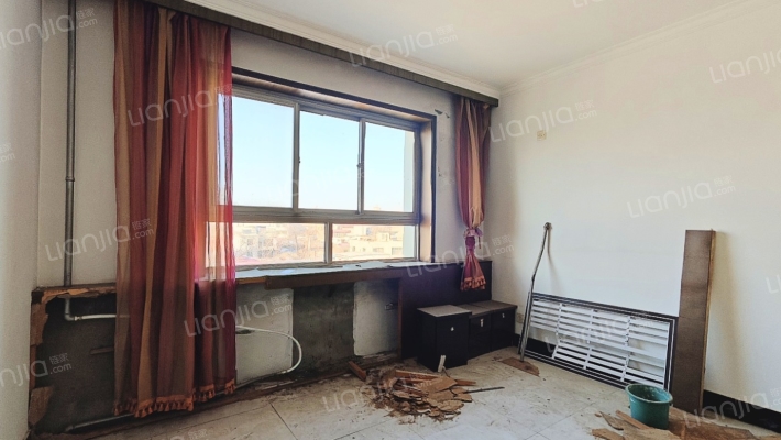 鼓楼大街步行街  西丁三义 南北通透大三居-卧室A