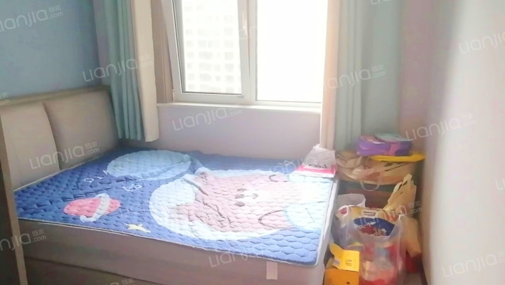 德信御府品质社区，精装修，有房本，不临铁路-卧室C