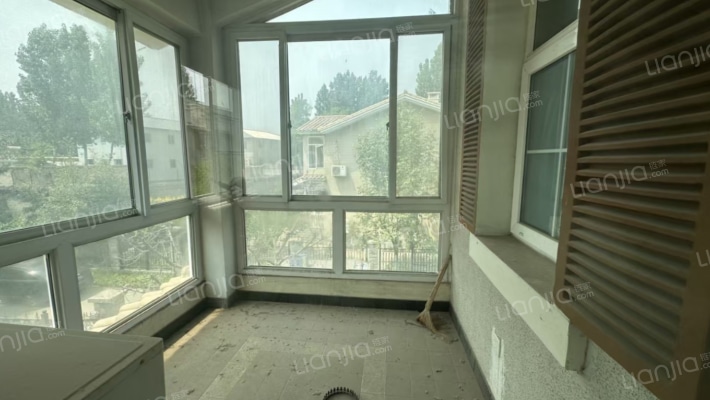 琉璃湖别墅 4室2厅 南 北-阳台