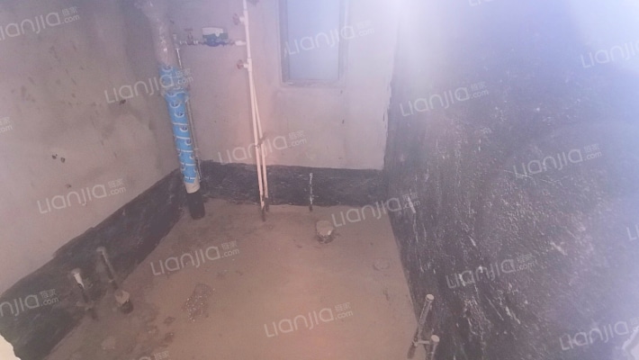 房子是A栋上叠，随时看房，小区环境优美。-卫生间A