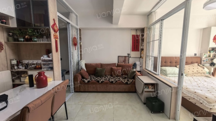 自住装修，二康旁，有电梯，配套齐全-客厅