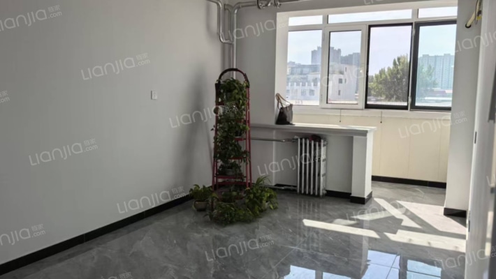 精装两居  总价低  位置好  拎包入住-卧室A