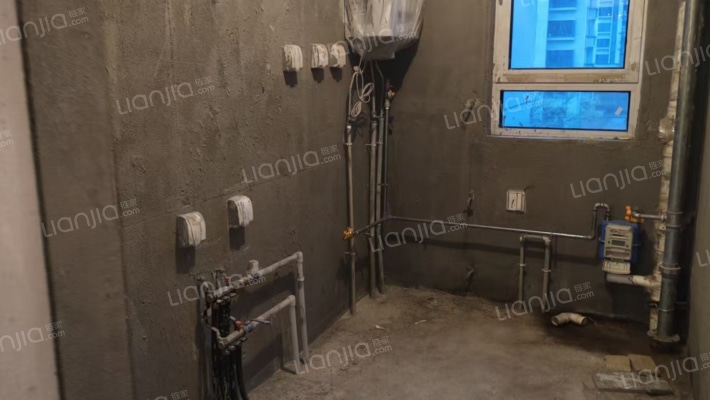 急售铂悦山，大三居，南北向，价格美丽-厨房