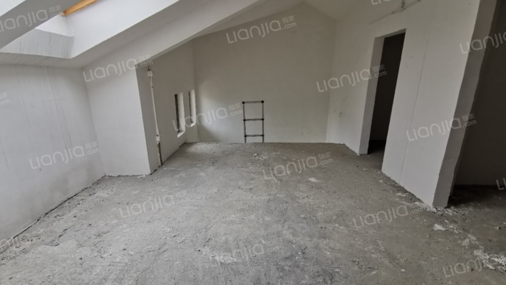 鸿坤理想湾北区 3室2厅 南 北-客厅B