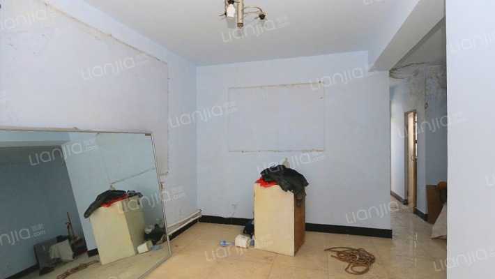 西草市街10号院二手房实景图