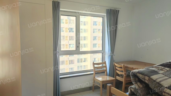 鹏渤御苑，南北通透两居室，随时看房，诚心出售-卧室B