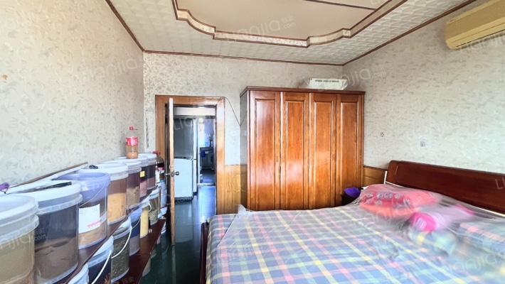 华阳中路  三居室  拎包入住校园房-卧室A